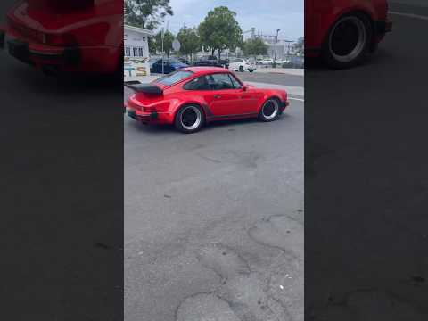 Revive la elegancia del Porsche vintage en tu espacio digital